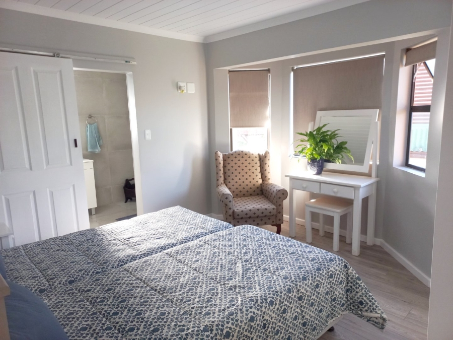 3 Bedroom Property for Sale in Dwarswegstrand Western Cape